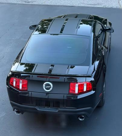 2012 Ford Mustang GT Premium 2dr Convertible Manual — photo 3