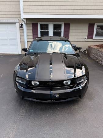 2012 Ford Mustang GT Premium 2dr Convertible Manual — photo 2