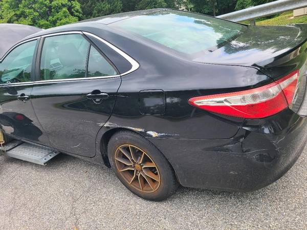 2016 Toyota Camry SE 4dr Sedan Automatic — photo 9