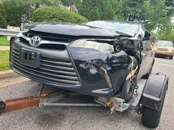 2016 Toyota Camry SE 4dr Sedan Automatic — photo 4