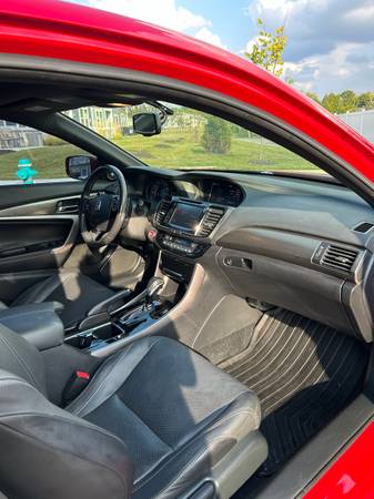 2017 Honda Accord EX-L V6 4dr Sedan Automatic — photo 11