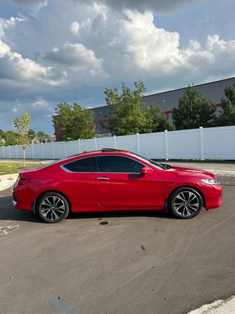2017 Honda Accord EX-L V6 4dr Sedan Automatic — photo 3