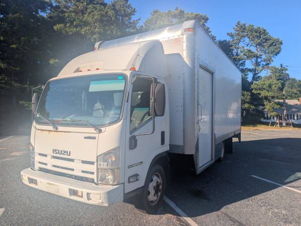 2012 Isuzu Npr Hd — photo 1