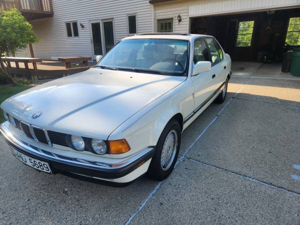 1991 BMW 735 i — photo 3