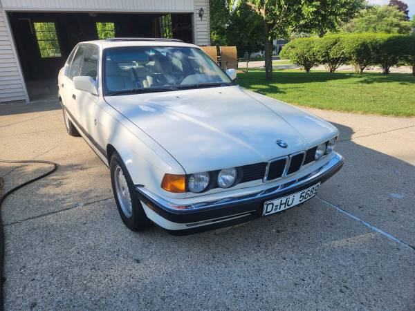 1991 BMW 735 i — photo 1