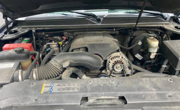 2007 Chevrolet Suburban 1500 LT 4x4 Automatic — photo 10