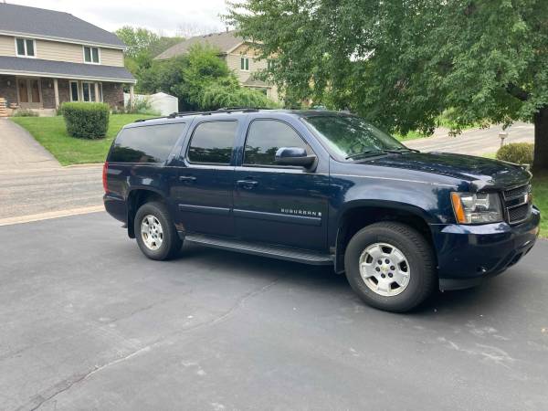 2007 Chevrolet Suburban 1500 LT 4x4 Automatic — photo 5