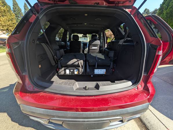 2015 Ford Explorer XLT 4dr 4x4 Automatic — photo 12
