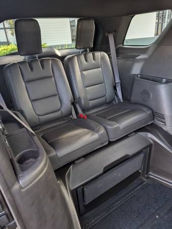 2015 Ford Explorer XLT 4dr 4x4 Automatic — photo 6