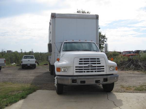 1999 Ford F800 Valve — photo 2