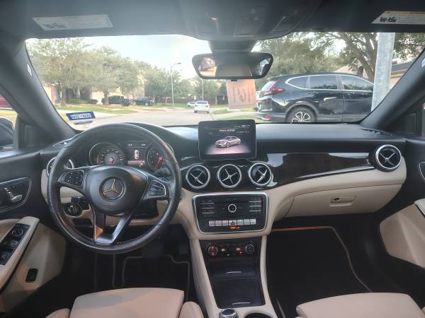 2018 Mercedes-Benz CLA 250 Base — photo 10