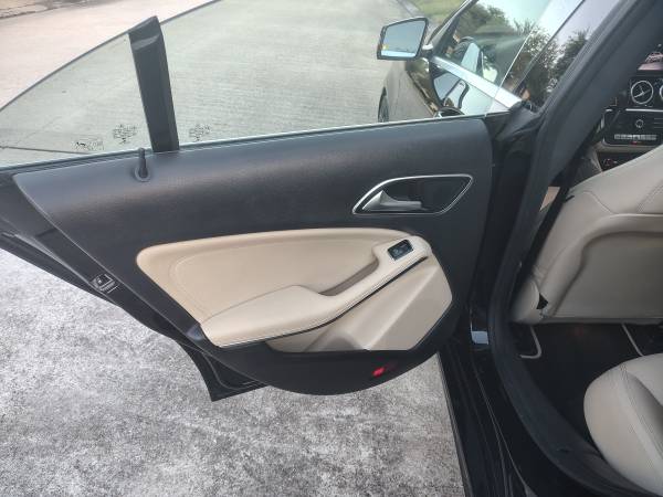 2018 Mercedes-Benz CLA 250 Base — photo 12