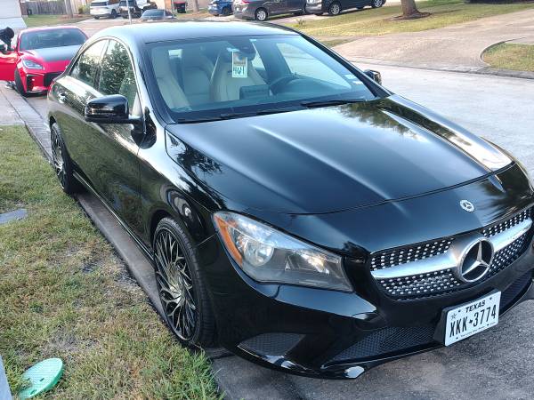 2018 Mercedes-Benz CLA 250 Base — photo 2