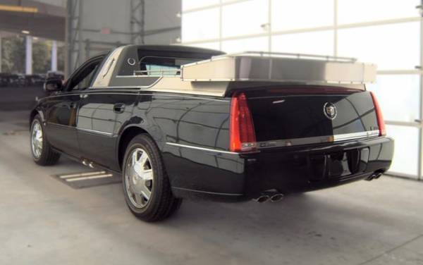 2006 Cadillac DTS Livery 4dr Sedan Automatic — photo 1