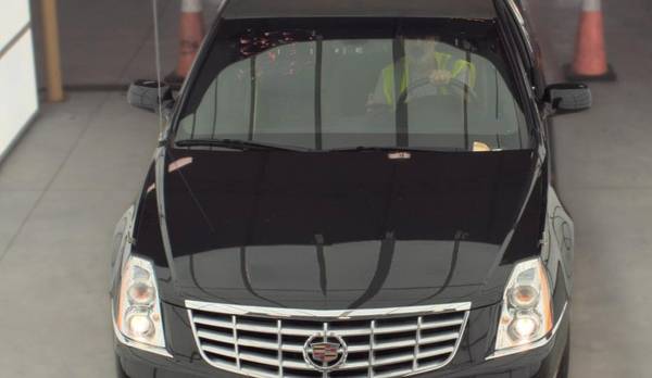 2006 Cadillac DTS Livery 4dr Sedan Automatic — photo 3