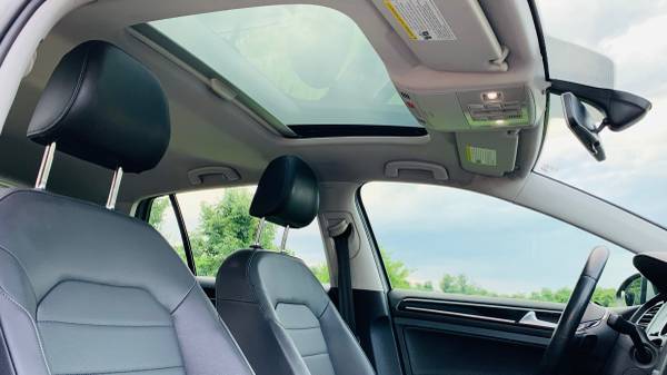 2015 Volkswagen Golf TDI SEL 4-Door — photo 8