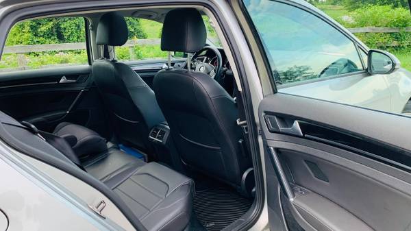 2015 Volkswagen Golf TDI SEL 4-Door — photo 6