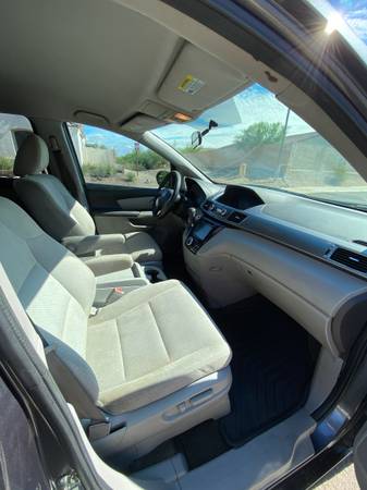 2016 Honda Odyssey LX Passenger Van Automatic — photo 11