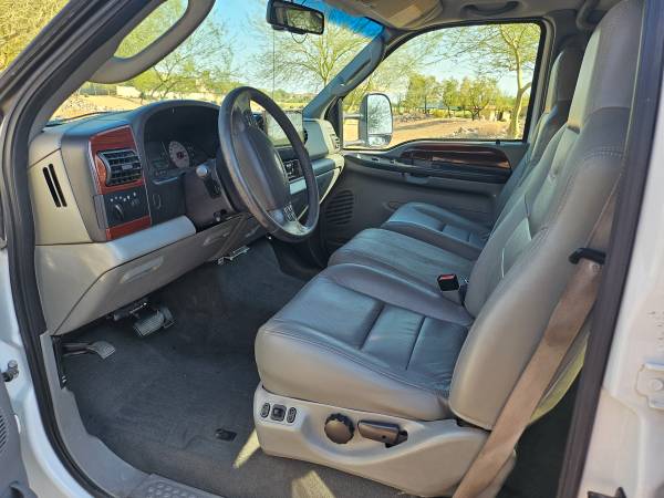 2007 Ford F 350 Lariat 4x4 SD Super Cab 6.75 ft. box 142 in. WB SRW Manual — photo 12