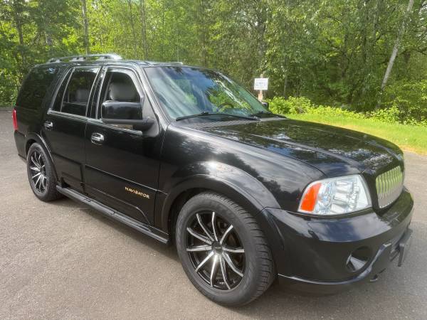 2004 Lincoln Navigator Base 4x4 Automatic — photo 2