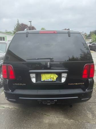 2004 Lincoln Navigator Base 4x4 Automatic — photo 6
