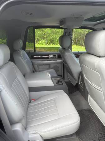2004 Lincoln Navigator Base 4x4 Automatic — photo 11