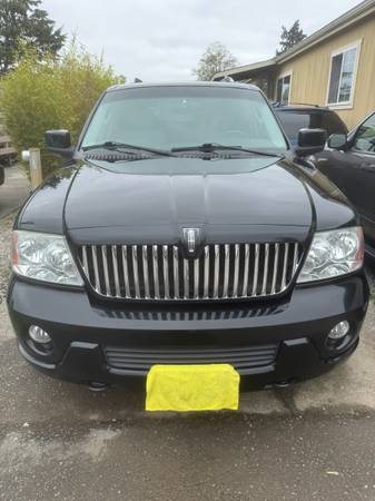 2004 Lincoln Navigator Base 4x4 Automatic — photo 1