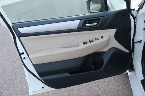 2015 Subaru Legacy 2.5i Premium — photo 11