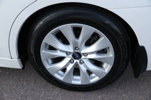 2015 Subaru Legacy 2.5i Premium — photo 12
