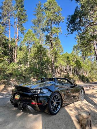 2021 Porsche 718 Spyder Base — photo 2