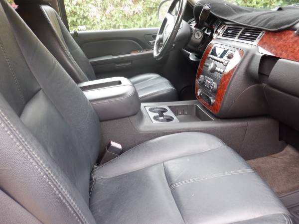 2008 Chevrolet Tahoe LT 4x4 Automatic — photo 4