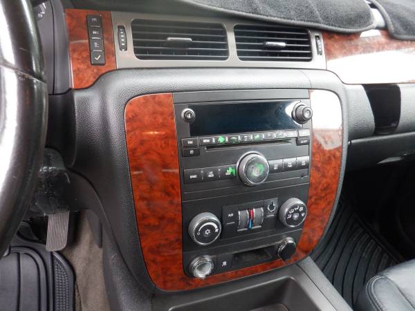 2008 Chevrolet Tahoe LT 4x4 Automatic — photo 6