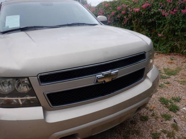 2008 Chevrolet Tahoe LT 4x4 Automatic — photo 2