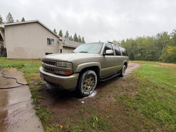 2004 Chevrolet Suburban 2500 LS 4x2 Automatic — photo 1