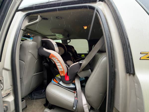 2004 Chevrolet Suburban 2500 LS 4x2 Automatic — photo 9