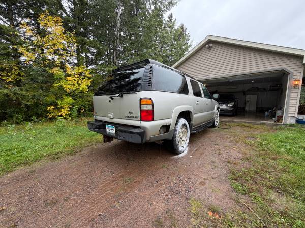 2004 Chevrolet Suburban 2500 LS 4x2 Automatic — photo 5