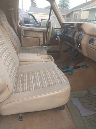 1984 Ford Bronco XLT 2dr 4WD SUV — photo 7