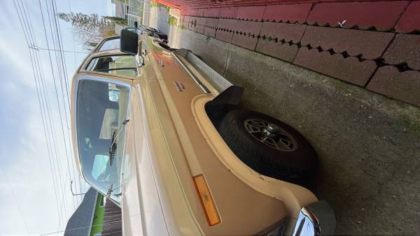 1984 Ford Bronco XLT 2dr 4WD SUV — photo 1