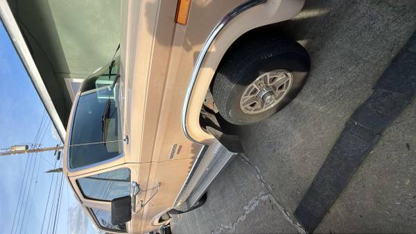 1984 Ford Bronco XLT 2dr 4WD SUV — photo 2