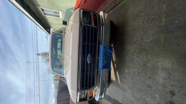 1984 Ford Bronco XLT 2dr 4WD SUV — photo 4