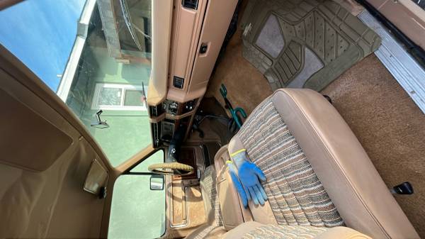 1984 Ford Bronco XLT 2dr 4WD SUV — photo 3