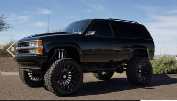 1996 Chevrolet Tahoe LT 2dr SUV — photo 1