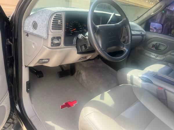 1996 Chevrolet Tahoe LT 2dr SUV — photo 5