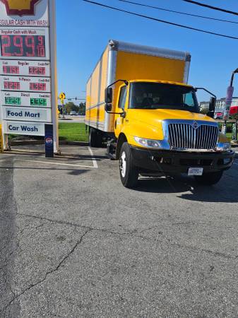 2019 Nissan International 26ft — photo 2