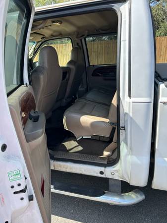 2002 Ford E 350 Super Duty XL Wagon Automatic — photo 11
