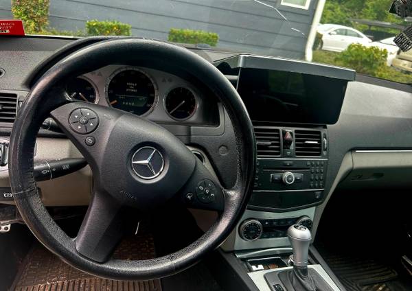 2008 Mercedes-Benz C300 — photo 4