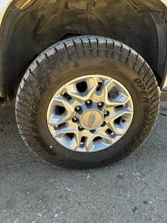 2002 Chevrolet Suburban 2500 LT 4dr 4x2 Automatic — photo 4