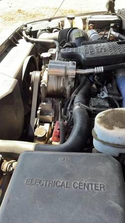 2002 Chevrolet Suburban 2500 LT 4dr 4x2 Automatic — photo 3