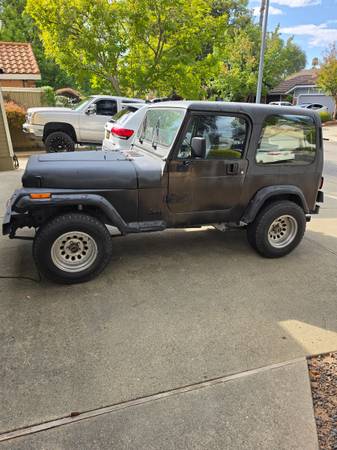 1993 Jeep Wrangler Base 2dr 4WD SUV — photo 10