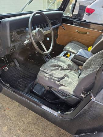 1993 Jeep Wrangler Base 2dr 4WD SUV — photo 7